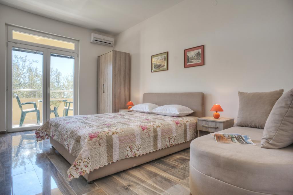 Apartmani Agape Petrovac Exterior foto